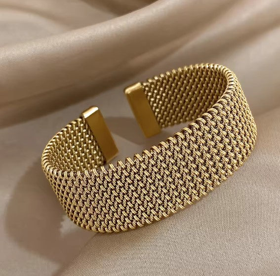 Bracciale classico aperto a maglia intrecciata