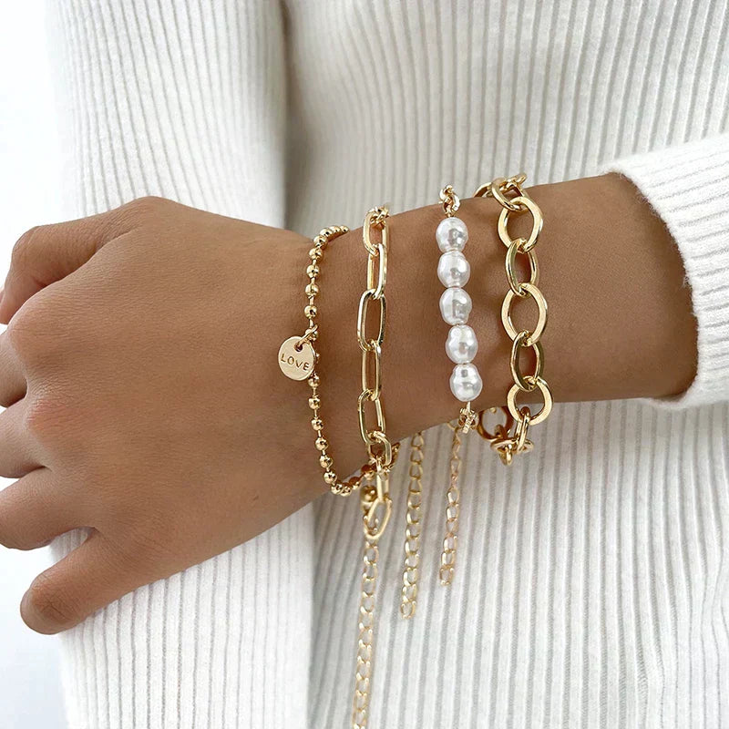 Confezione di braccialetti con perline