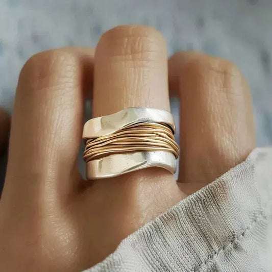 Anello in filo d'argento