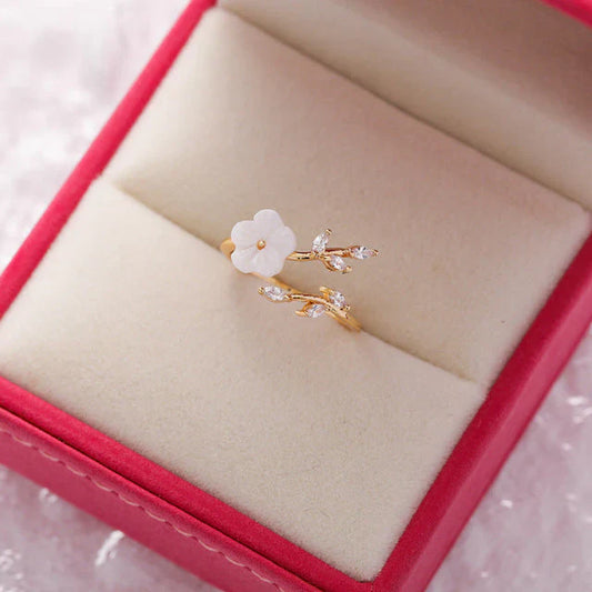 Anello floreale regolabile