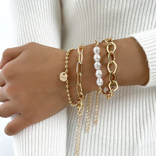 Confezione di braccialetti con perline